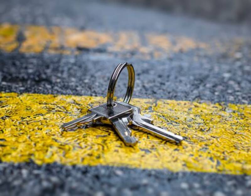 Mơ Thấy Chìa Khóa Đánh Con Gì? Hé Mở Bí Ẩn Giấc Mơ 3 Đi tìm chìa khóa