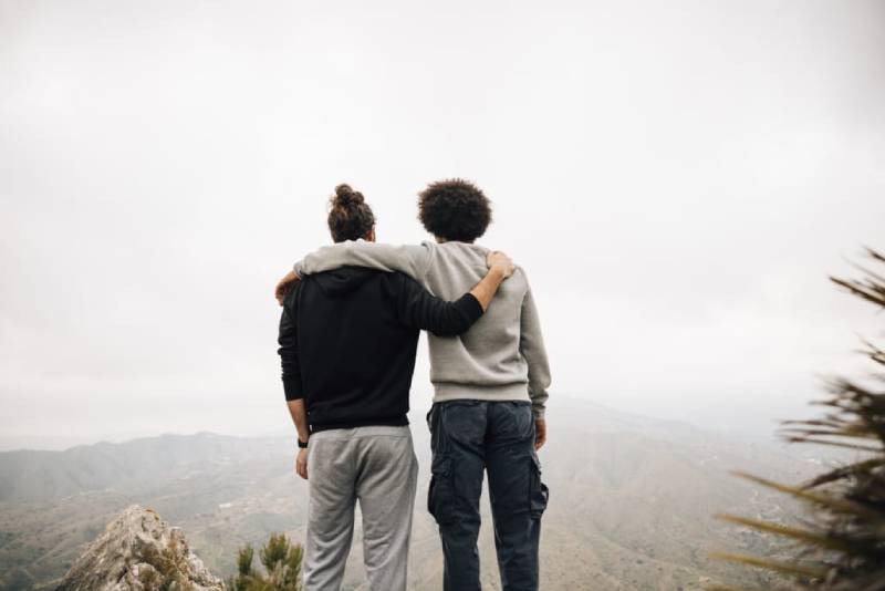 Mơ Thấy Bạn Cũ Đánh Con Gì? Gợi Ý Con Số May Mắn 1 Mơ thấy bạn cũ là điềm gì? Giải mã khía cạnh tâm linh và cuộc sống